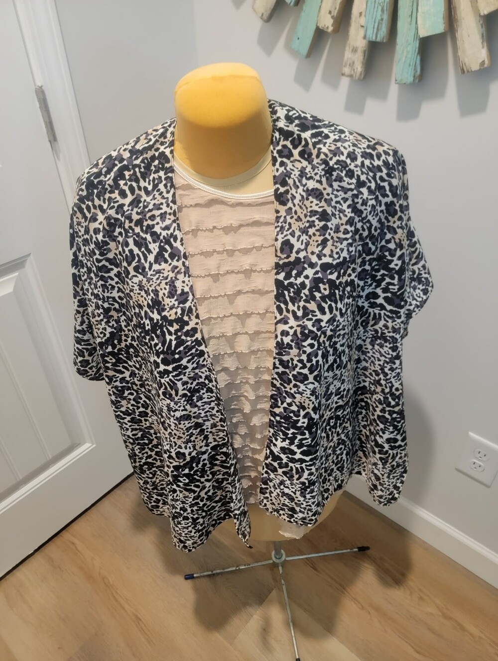 Plus Size 2X N Touch Cream Short Sleeve Top & Royal Standard 2X Leopard Kimono